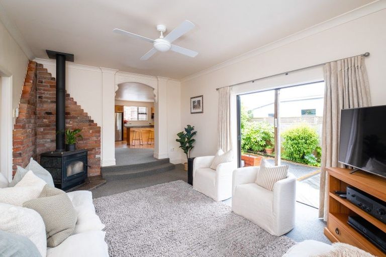 Photo of property in 5 Selwyn Road, Hospital Hill, Napier, 4110