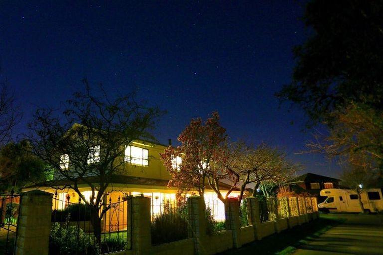 Photo of property in 4 Rowanwood Close, Halswell, Christchurch, 8025