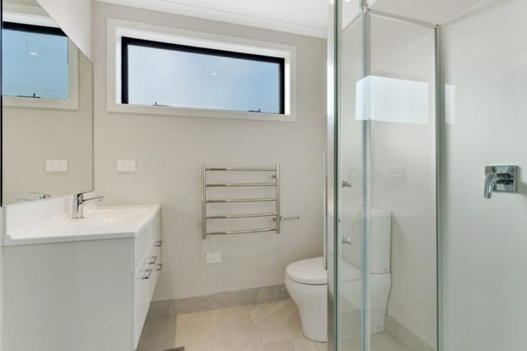 Photo of property in 12 Uku Lane, Hobsonville, Auckland, 0616