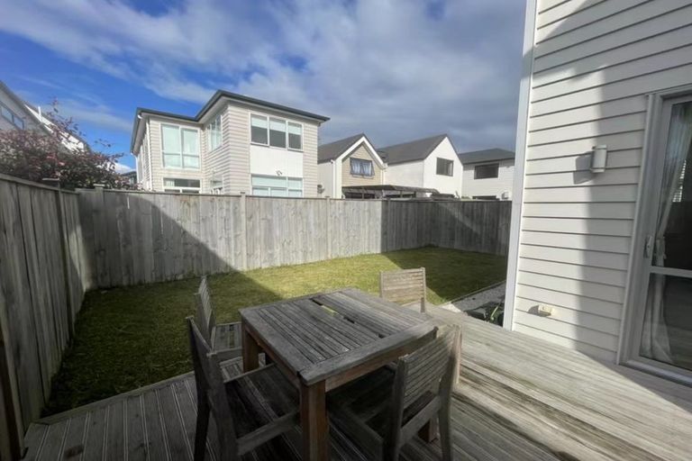 Photo of property in 5 Toanui Road, Hobsonville, Auckland, 0616