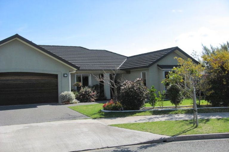 Photo of property in 5 Santa Teresa Court, Paraparaumu Beach, Paraparaumu, 5032