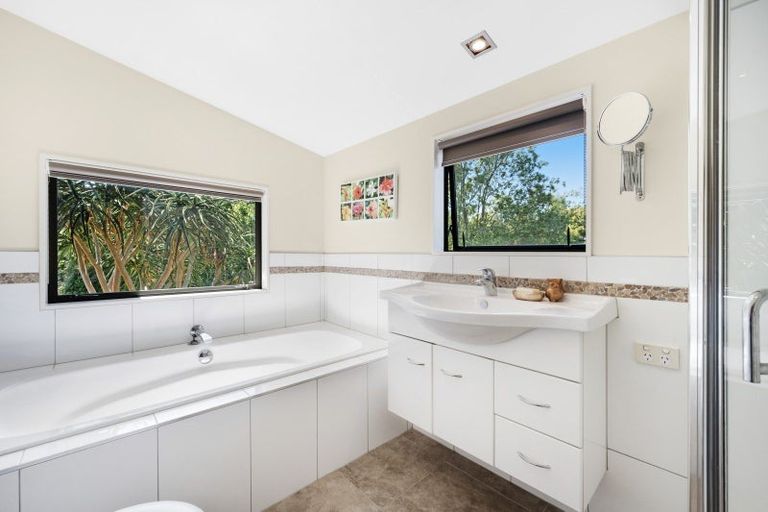 Photo of property in 69 Clevedon Kawakawa Road, Clevedon, Papakura, 2585