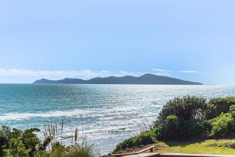 Photo of property in 82 Ames Street, Paekakariki, 5034