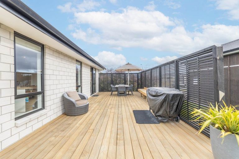 Photo of property in 2 Komahimahi Way, Motuoapa, 3382