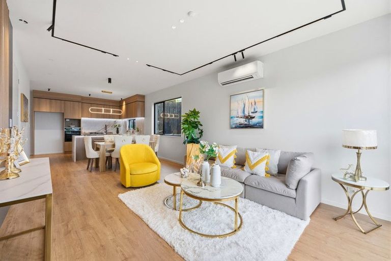 Photo of property in 1a Sheralee Place, Bucklands Beach, Auckland, 2014