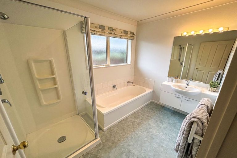 Photo of property in 5 Castleview Lane, Heathcote Valley, Christchurch, 8022