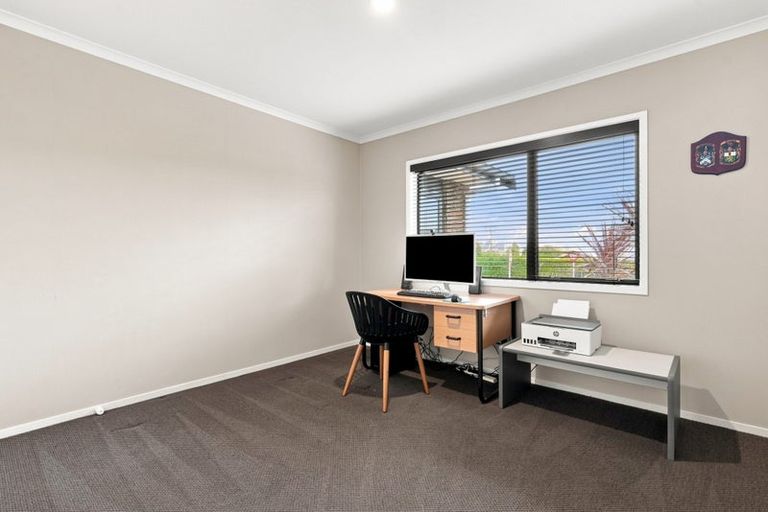 Photo of property in 2 Flavell Drive, Orewa, 0931