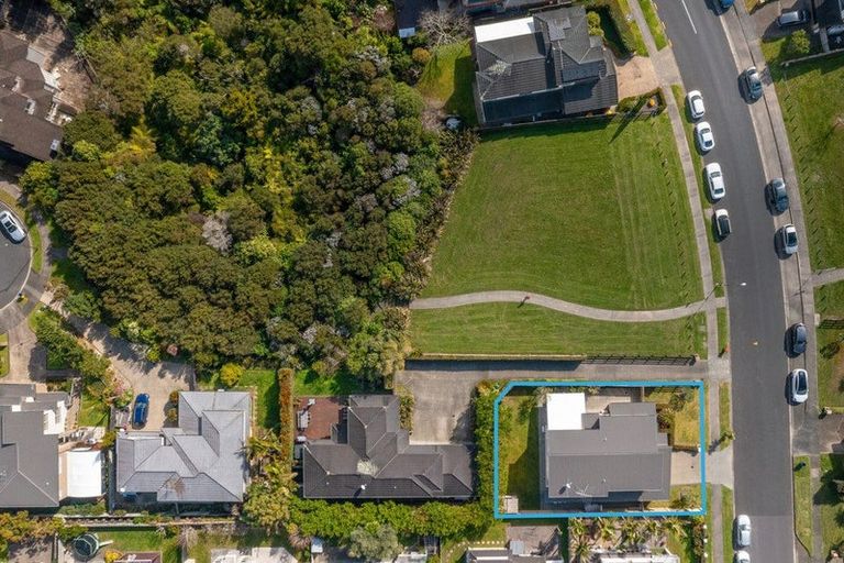 Photo of property in 42 Laurel Oak Drive, Schnapper Rock, Auckland, 0632