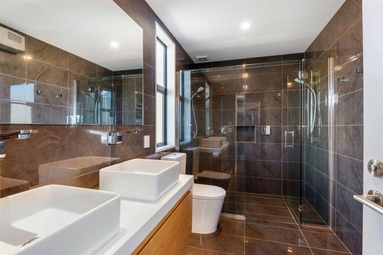 Photo of property in 3 The Terrace, Mount Pleasant, Christchurch, 8081