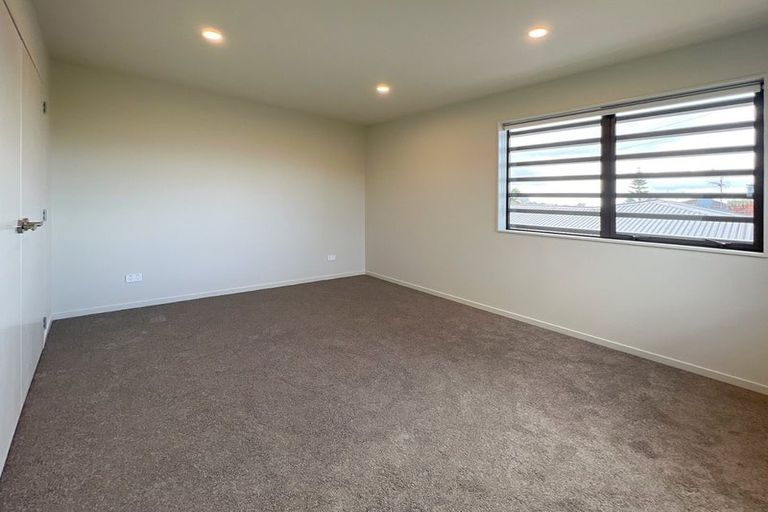 Photo of property in 46c Tiroroa Avenue, Te Atatu South, Auckland, 0610