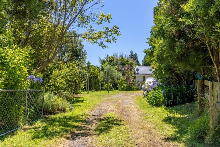 Photo of property in 150 Ackworth Road, Lepperton, New Plymouth, 4373