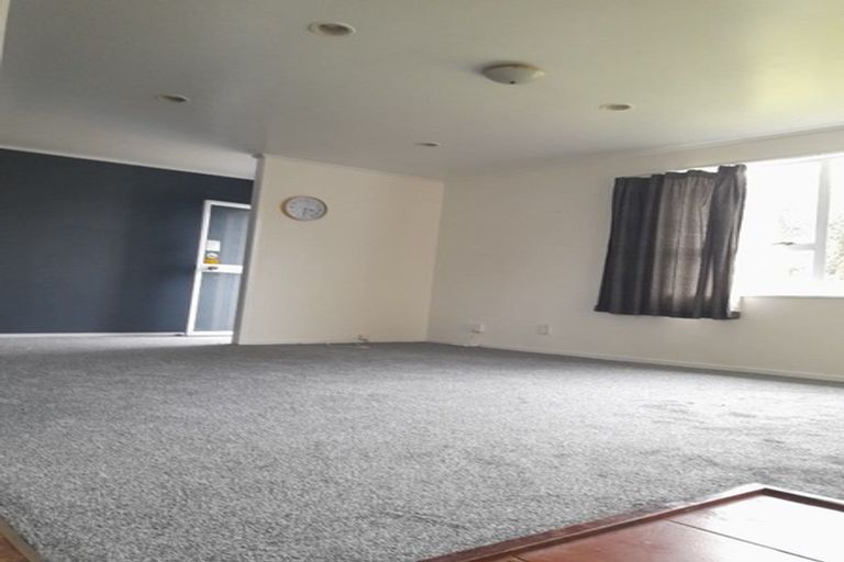 Photo of property in 3/3 Etherton Drive, Weymouth, Auckland, 2103