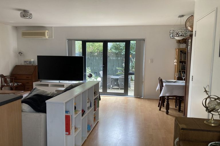 Photo of property in 5m Dryden Place, Mount Wellington, Auckland, 1051