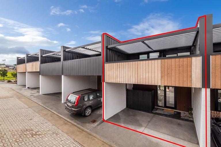 Photo of property in 118 Te Oneroa Way, Long Bay, Auckland, 0630