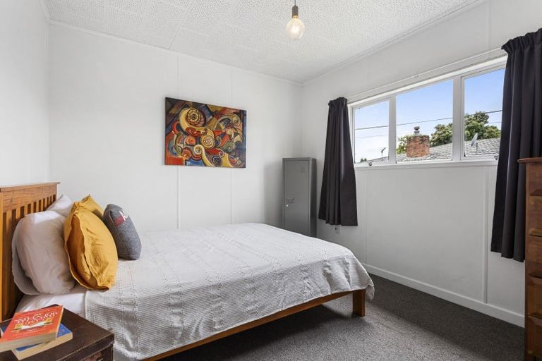 Photo of property in 1/2a Eskdale Road, Birkdale, Auckland, 0626