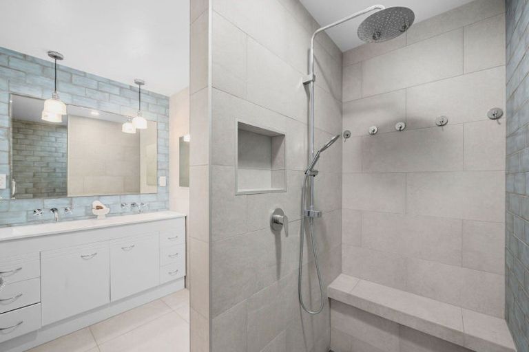 Photo of property in 2 Houchens Road, Glenview, Hamilton, 3206