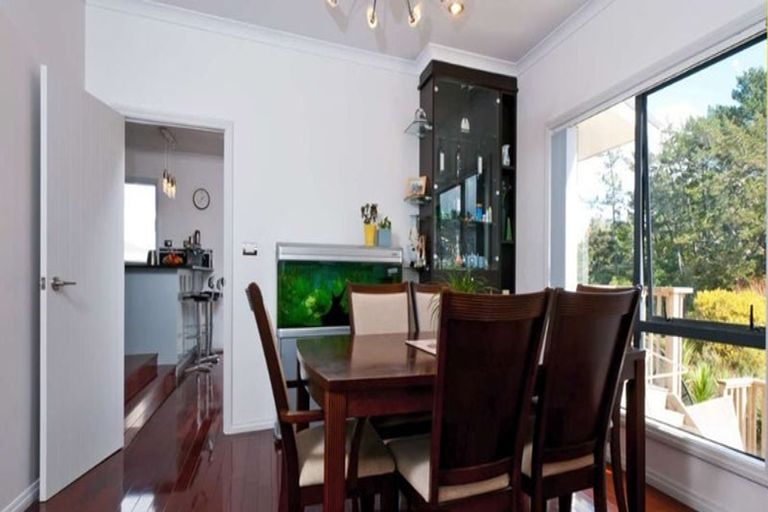 Photo of property in 16 Borneo Drive, Fairview Heights, Auckland, 0632