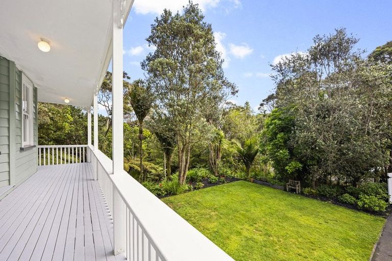 Photo of property in 1-9 Deirdre Place, Titirangi, Auckland, 0604