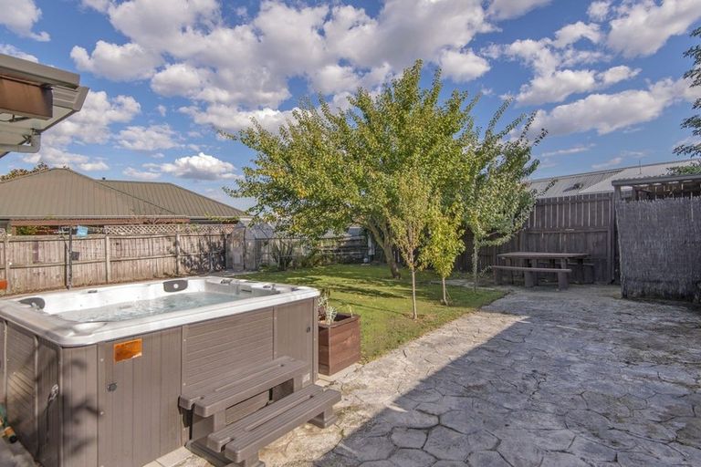 Photo of property in 10 Lochmore Street, Bishopdale, Christchurch, 8051