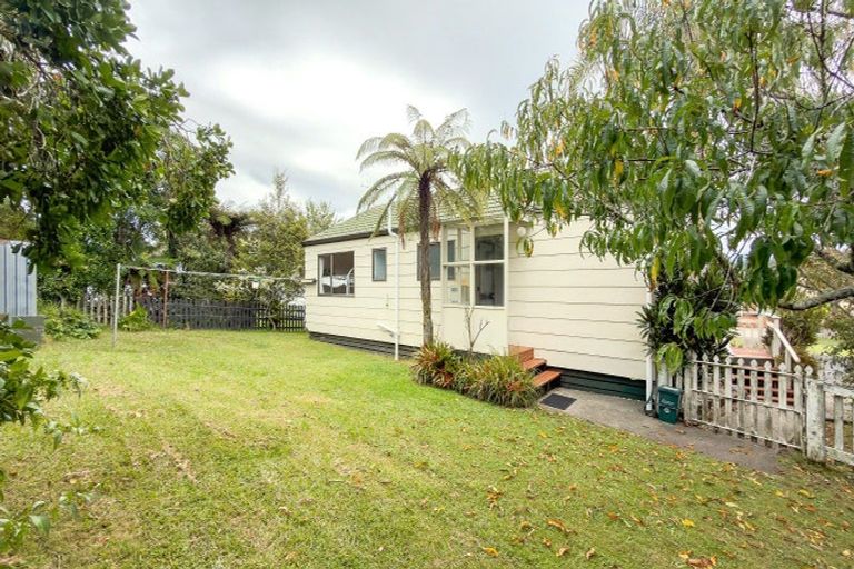 Photo of property in 129 Durrant Drive, Whangamata, 3620