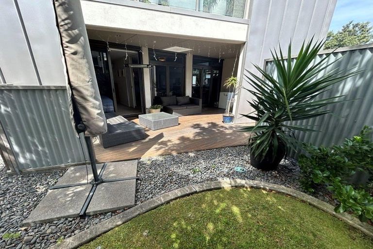 Photo of property in Vivaldi Apartments, 8/48 Marine Parade, Mount Maunganui, 3116
