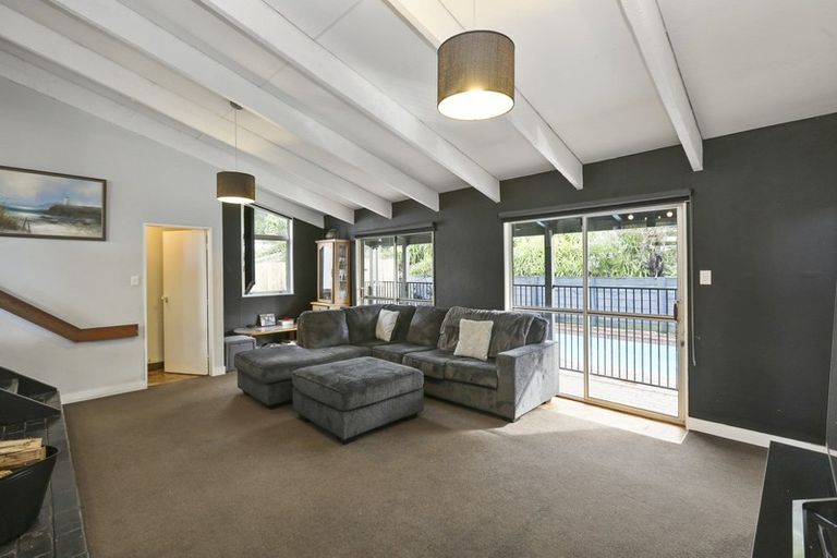 Photo of property in 12 Govett Avenue, Frankleigh Park, New Plymouth, 4310