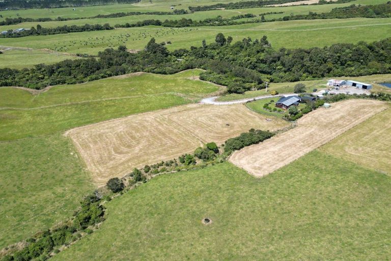 Photo of property in 415 Kirihau Road, Koru, New Plymouth, 4374