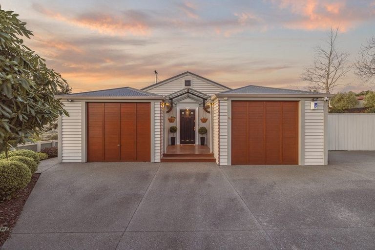 Photo of property in 69 Hackthorne Road, Cashmere, Christchurch, 8022