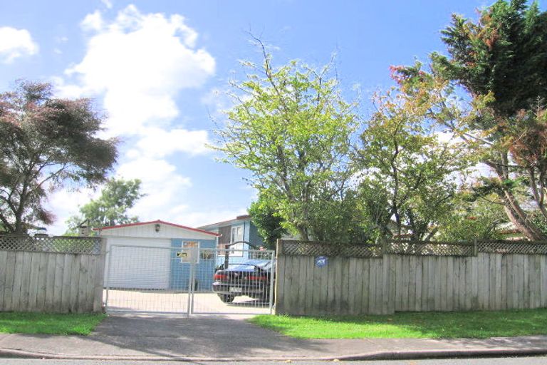 Photo of property in 3 Surman Place, Glen Eden, Auckland, 0602