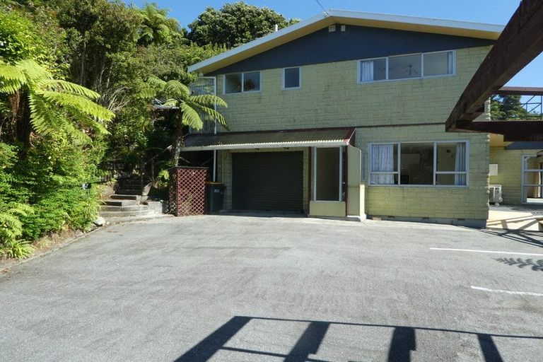 Photo of property in 20 Weenink Road, Karoro, Greymouth, 7805