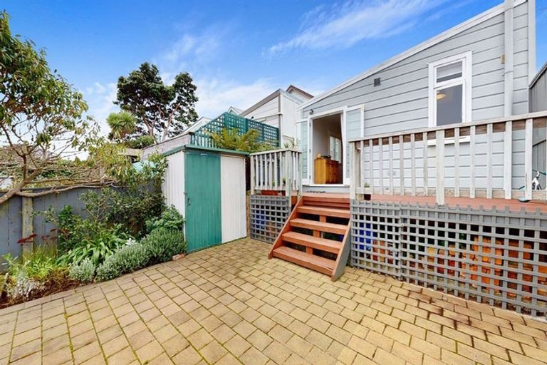 Photo of property in 9 Herald Terrace, Berhampore, Wellington, 6023