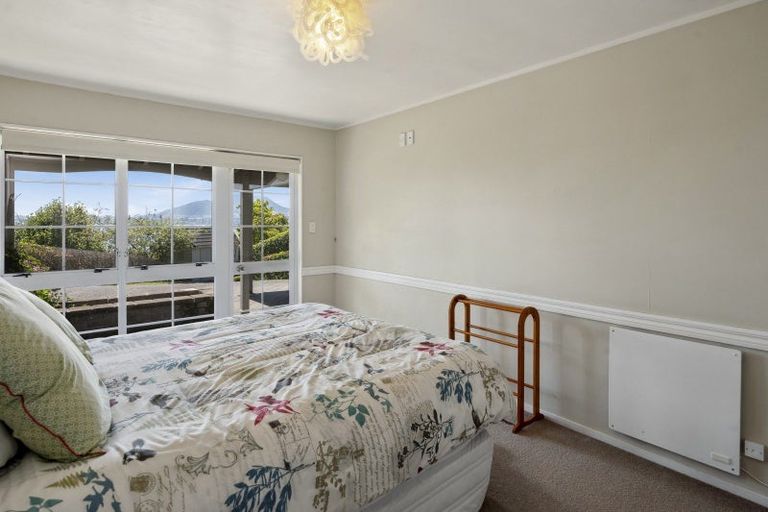 Photo of property in 7 Krissell Place, Acacia Bay, Taupo, 3330