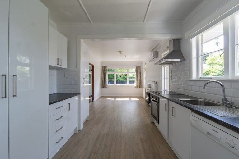 Photo of property in 92 Te Aroha Street, Hamilton East, Hamilton, 3216