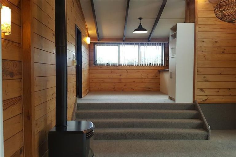 Photo of property in 3 Veale Road, Frankleigh Park, New Plymouth, 4310