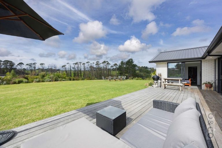 Photo of property in 225b Amreins Road, Taupaki, 0782