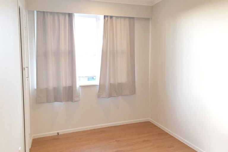 Photo of property in 5 James Street, Glenfield, Auckland, 0629