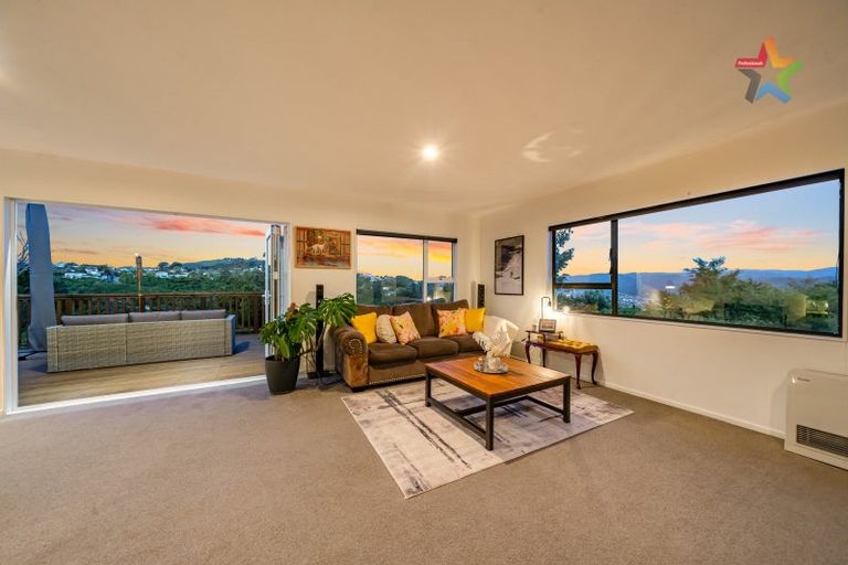 Photo of property in 26 Wisteria Grove, Maungaraki, Lower Hutt, 5010