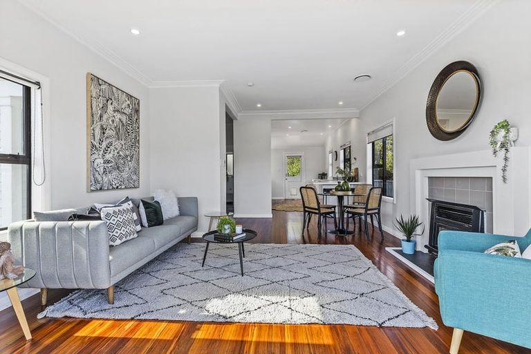 Photo of property in 50 Sheridan Terrace, Johnsonville, Wellington, 6037