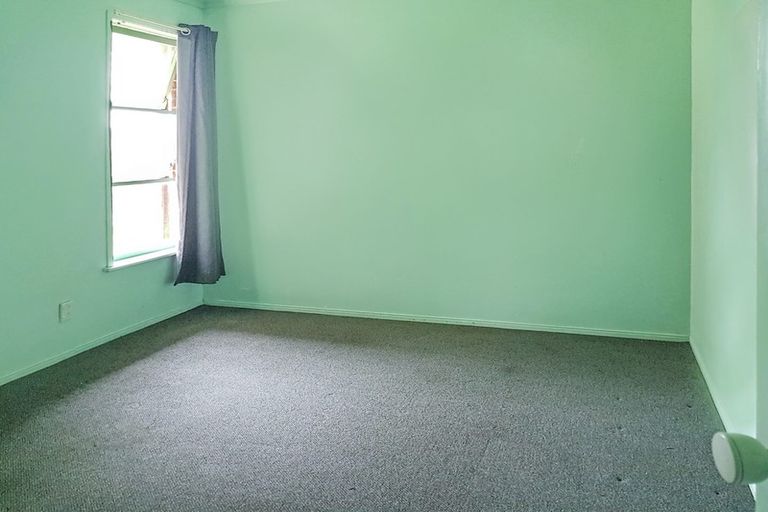 Photo of property in 23 Evans Road, Glen Eden, Auckland, 0602