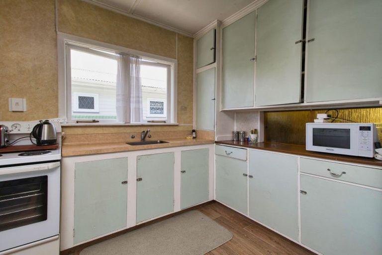 Photo of property in 37 Hillary Crescent, Maraenui, Napier, 4110