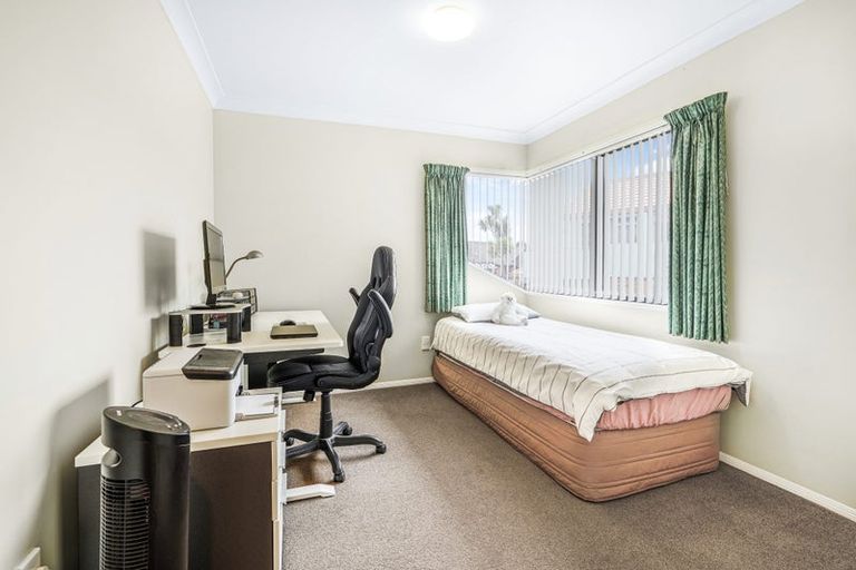 Photo of property in 5 Dallinger Street, St Andrews, Hamilton, 3200