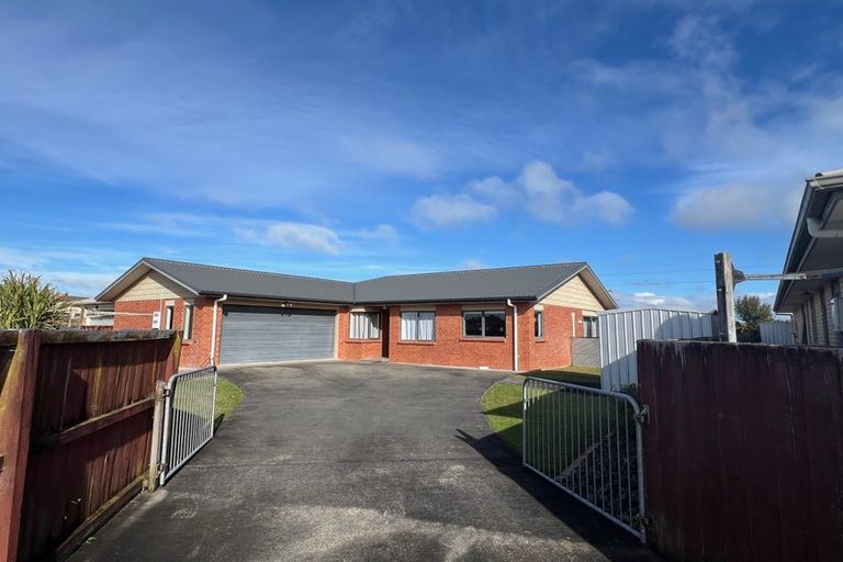 Photo of property in 19 Corsair Place, Melville, Hamilton, 3206