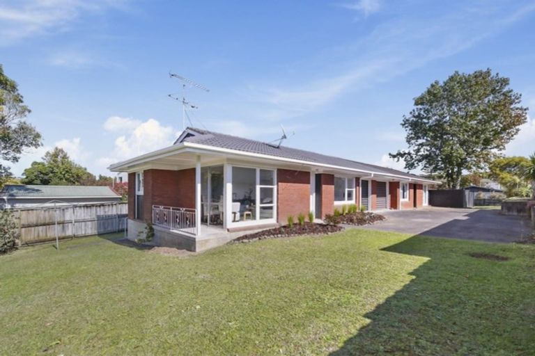 Photo of property in 2/22 Pooley Street, Pakuranga Heights, Auckland, 2010