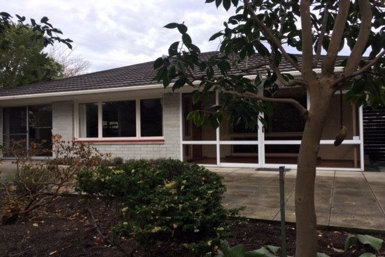 Photo of property in 17a Makora Street, Fendalton, Christchurch, 8041