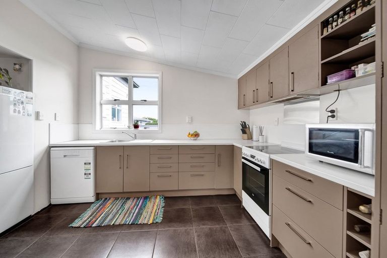 Photo of property in 48 Puriri Street, Hawera, 4610