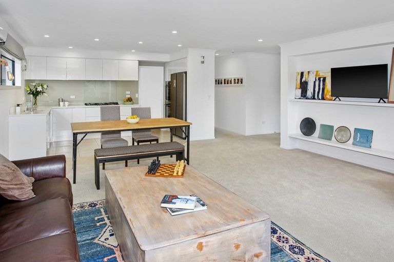 Photo of property in 6 Rees Way, Tuakau, 2121