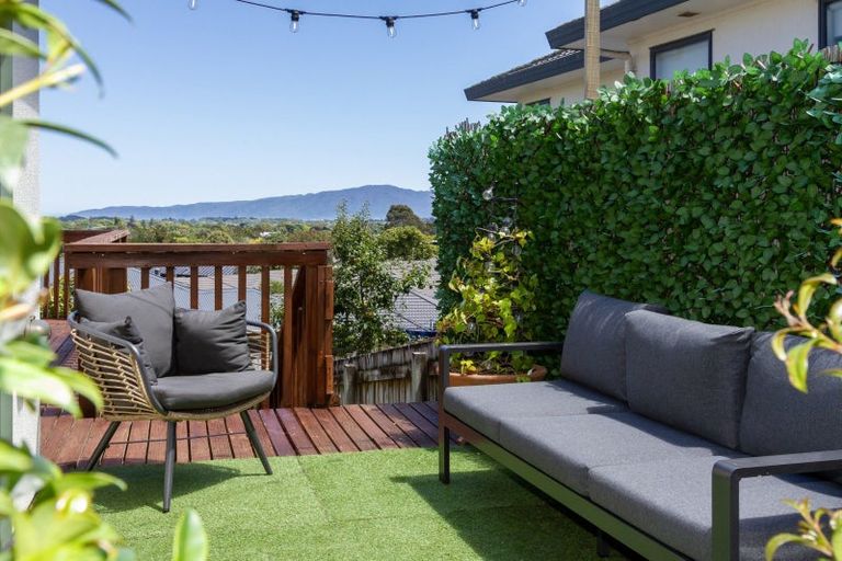 Photo of property in 56 Kakariki Grove, Waikanae, 5036