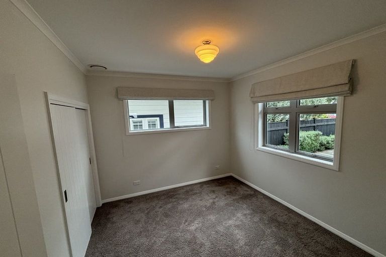 Photo of property in 38 Oroua Street, Eastbourne, Lower Hutt, 5013