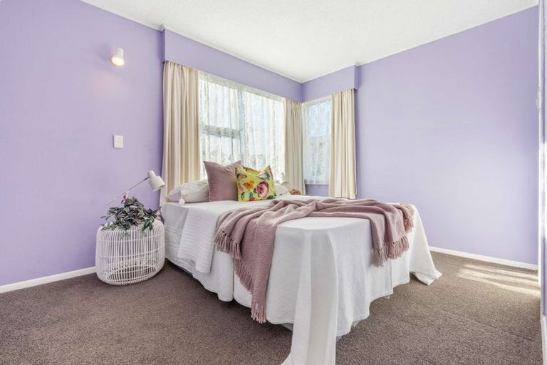 Photo of property in 2 Marsden Place, Awapuni, Palmerston North, 4412