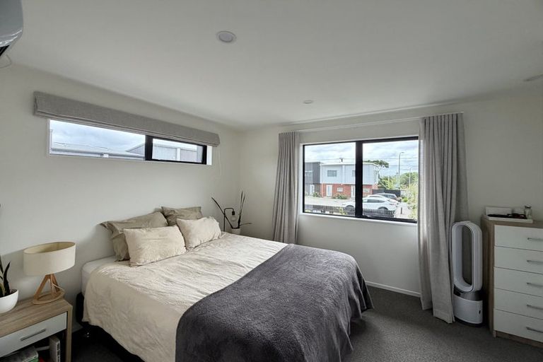 Photo of property in 16 Hoopers Road, Glen Eden, Auckland, 0602
